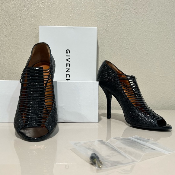 Ankle Boots Givenchy
Givenchy Spazz Peep Toe - Picture 6 of 7